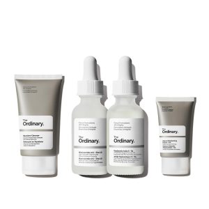 [JapanBestSellers.com Exclusive] The Ordinary Golden Complete Skincare Set: Serum, Face Cream, and Face Cleanser with Niacinamide, Zinc, Hyaluronic Acid, and Ceramides. Brightens, brightens, and moisturizes pores, dulls, and dry skin. Moisturizes and improves firmness, radiance, and radiance for sensitive skin. A limited edition gift set.